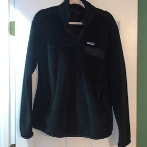 Womens Patagonia pullover.